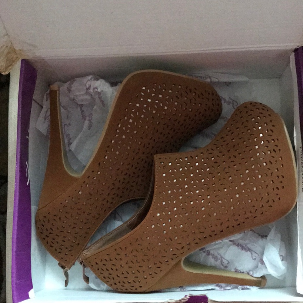 High heel booties
